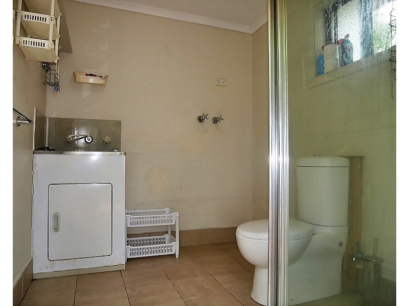 27 Natalie Crescent, Fairfield West NSW 2165