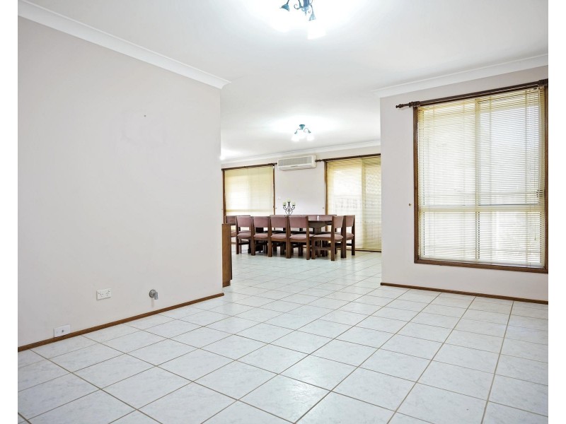 9 Tuross Close, Prestons NSW 2170