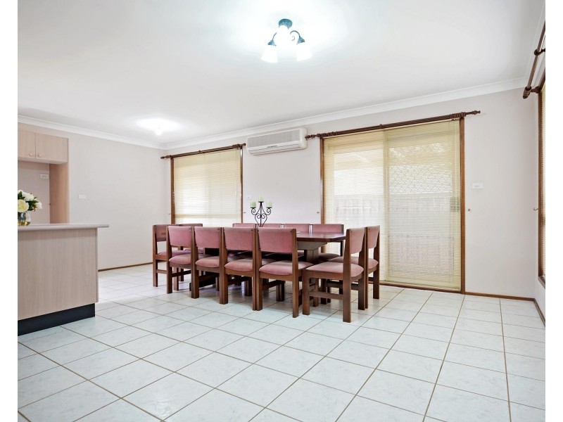 9 Tuross Close, Prestons NSW 2170