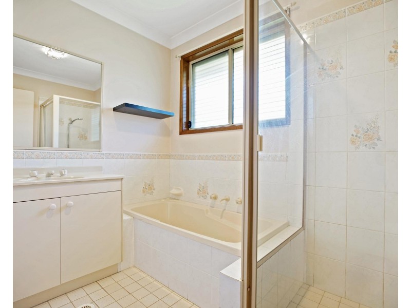 9 Tuross Close, Prestons NSW 2170