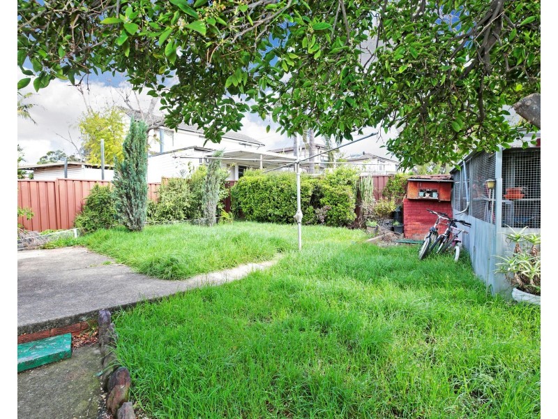 4 Farningham Street, Mount Pritchard NSW 2170