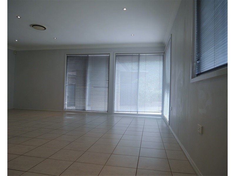 19 Canterbury Road, St Johns Park NSW 2176