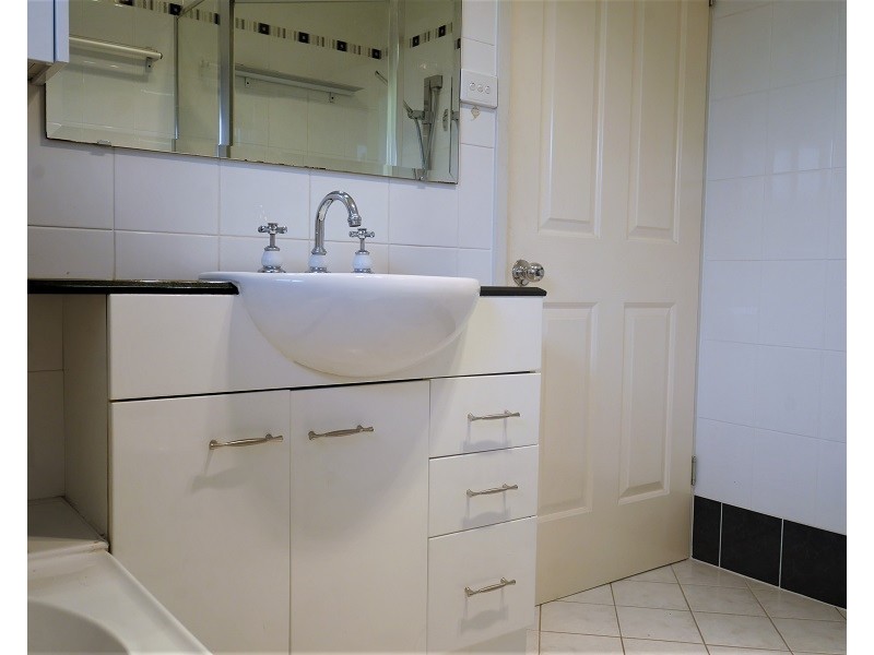 19 Canterbury Road, St Johns Park NSW 2176