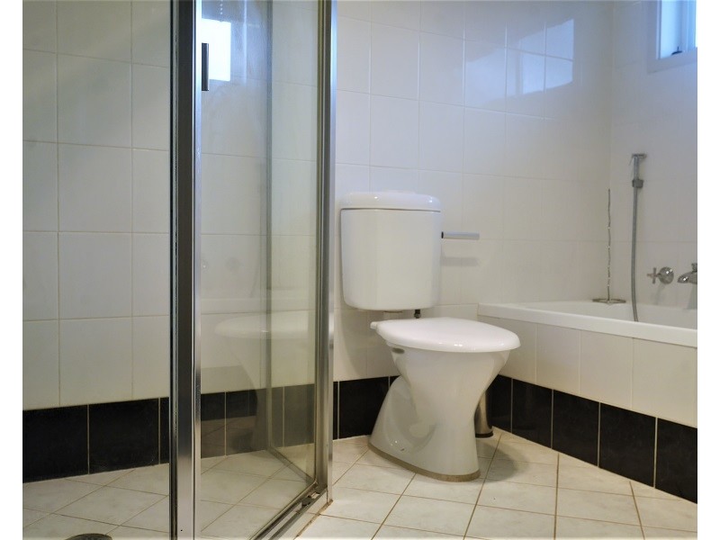 19 Canterbury Road, St Johns Park NSW 2176