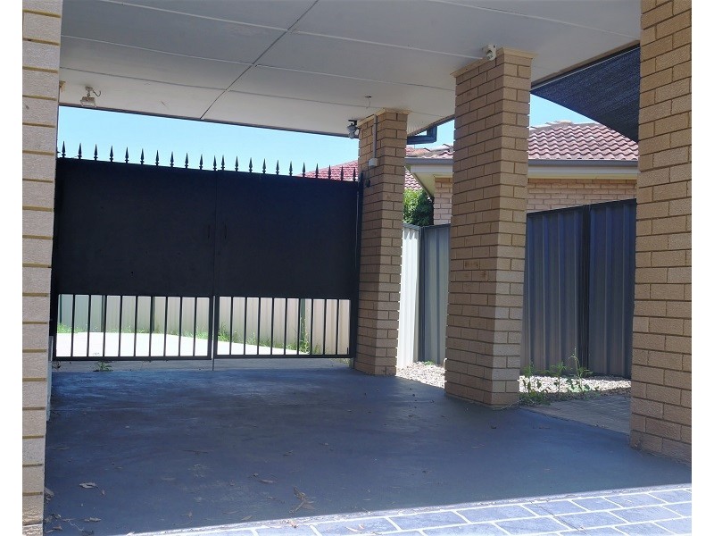 19 Canterbury Road, St Johns Park NSW 2176