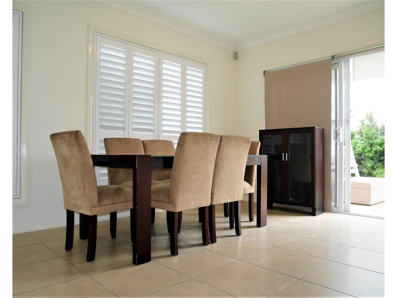 10 Truscott Avenue, Middleton Grange NSW 2171