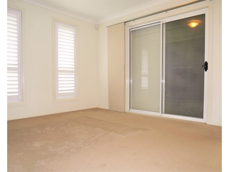 10 Truscott Avenue, Middleton Grange NSW 2171