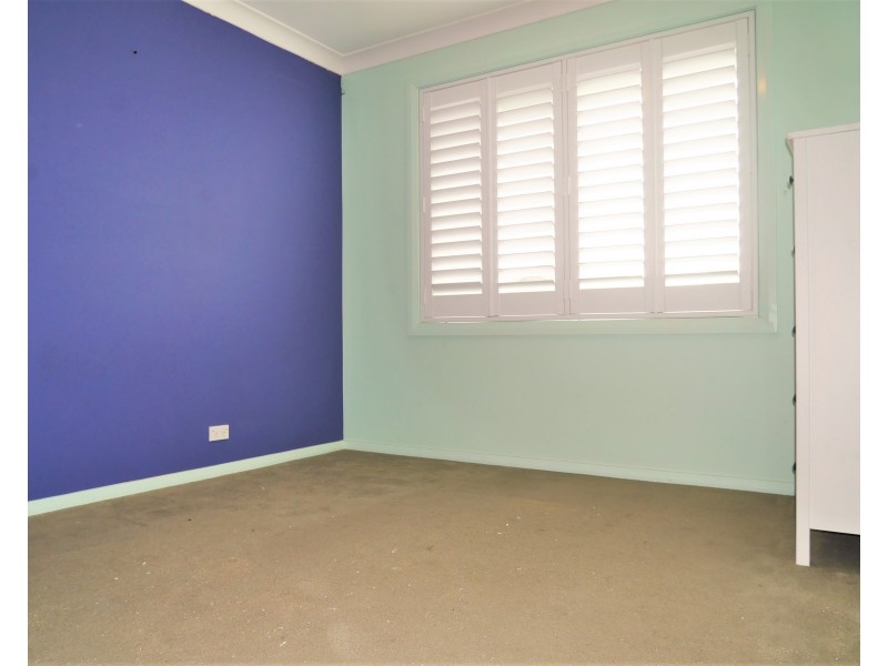 10 Truscott Avenue, Middleton Grange NSW 2171