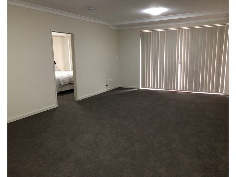17/21 The Crescent, Fairfield NSW 2165