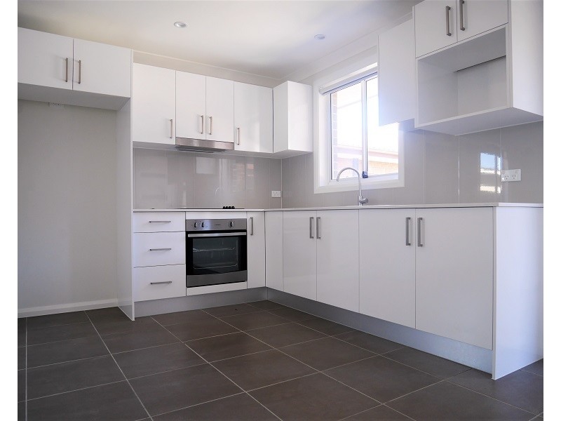 11a Enfield Close, St Johns Park NSW 2176