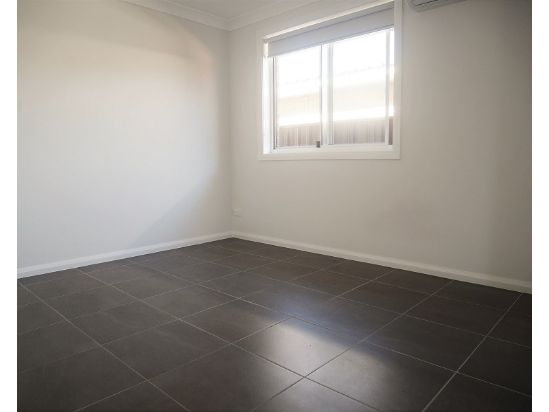 11a Enfield Close, St Johns Park NSW 2176