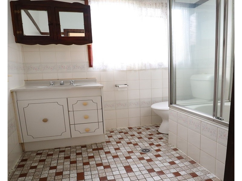 62 Corinda Street, St Johns Park NSW 2176