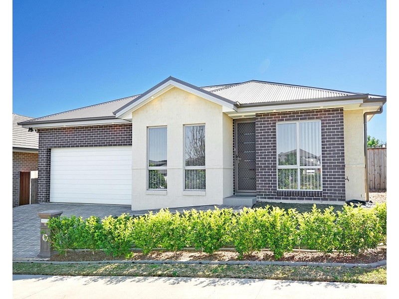 19 Buckingham Loop, Oran Park NSW 2570
