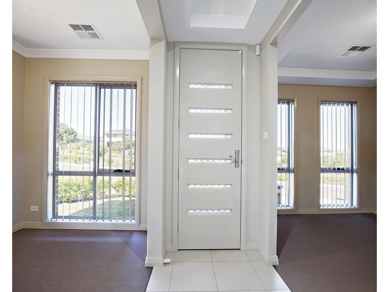 19 Buckingham Loop, Oran Park NSW 2570