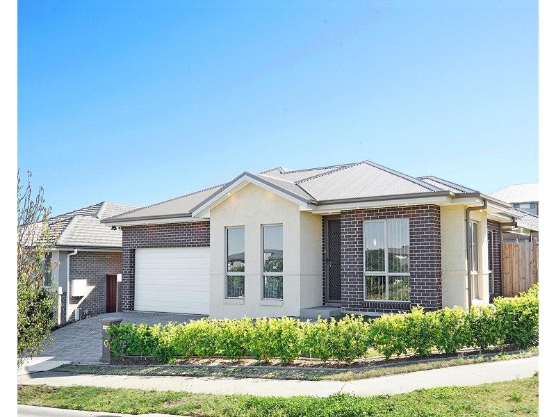 19 Buckingham Loop, Oran Park NSW 2570