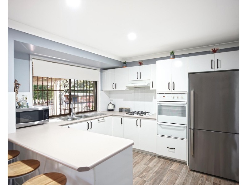 27 Natalie Crescent, Fairfield West NSW 2165