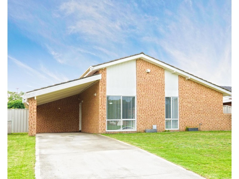 67 Melbourne Road, St Johns Park NSW 2176
