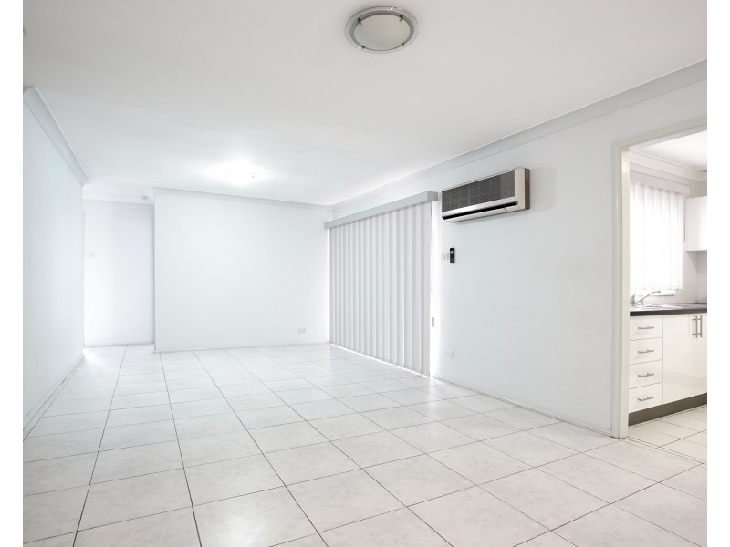 67 Melbourne Road, St Johns Park NSW 2176