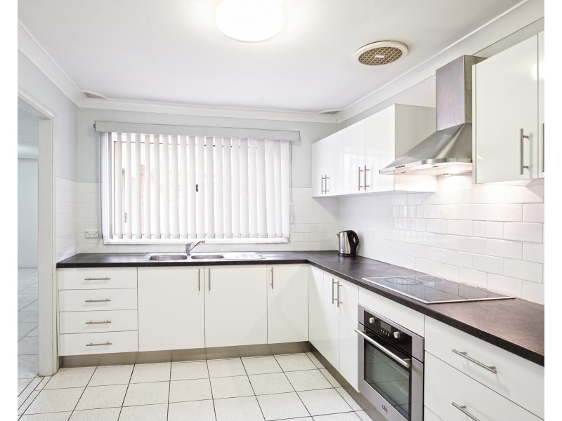 67 Melbourne Road, St Johns Park NSW 2176