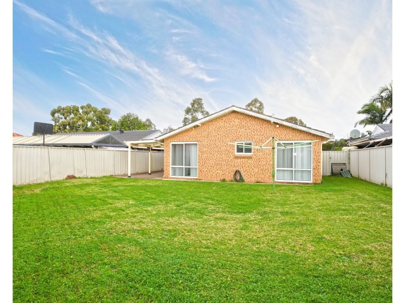 67 Melbourne Road, St Johns Park NSW 2176