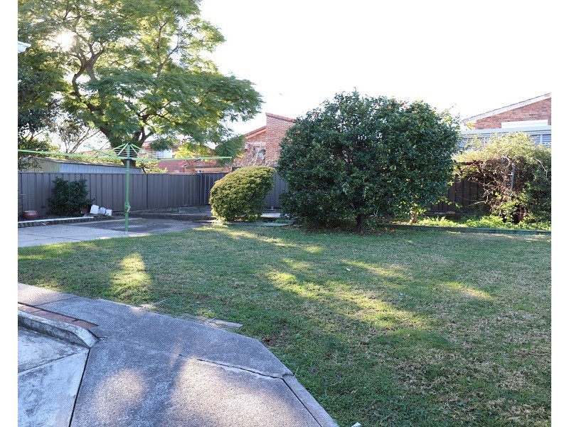 18 Corio Street, Prairiewood NSW 2176