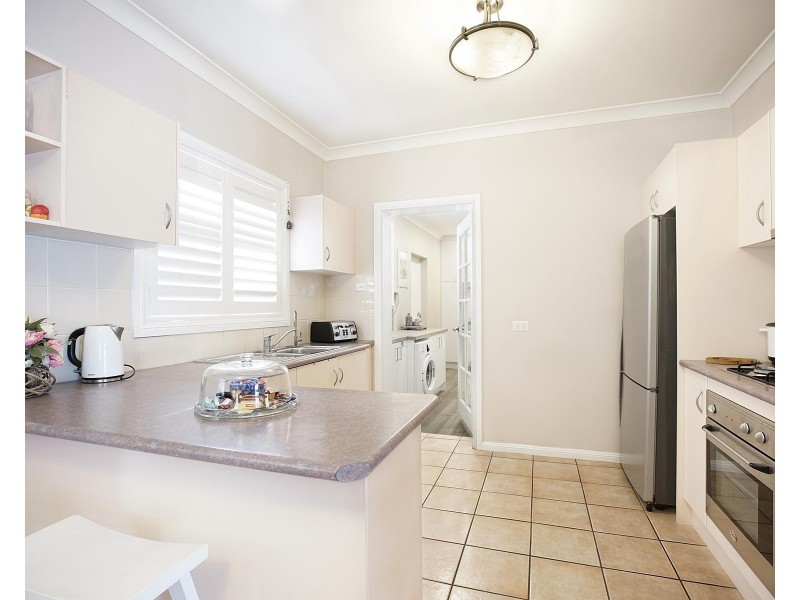 4 Badger Place, Green Valley NSW 2168