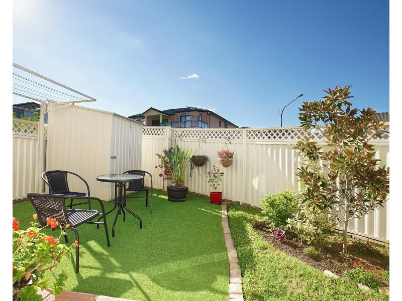 4 Badger Place, Green Valley NSW 2168