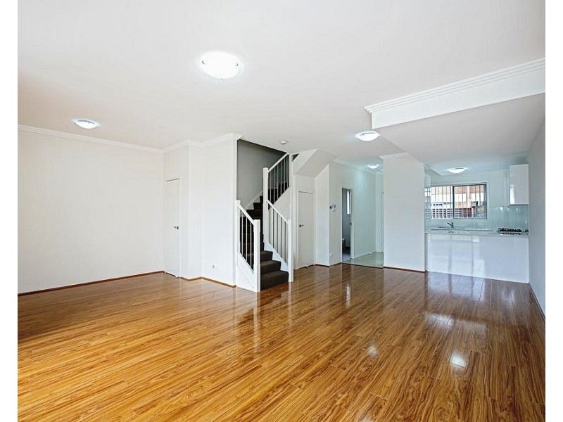 20/2 Kurrajong Road, Casula NSW 2170