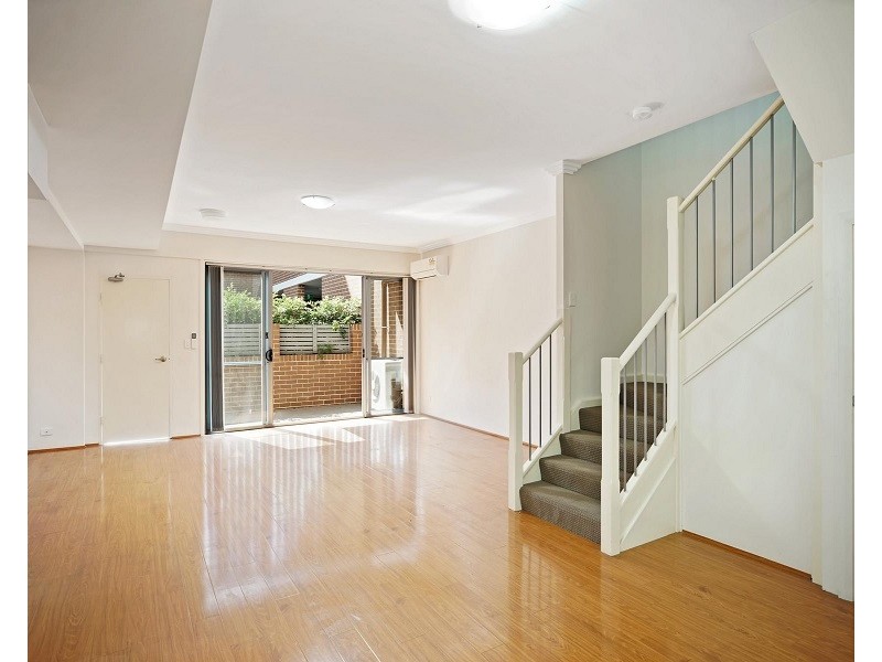 2 Kurrajong Road, Casula NSW 2170