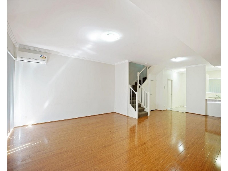 2 Kurrajong Road, Casula NSW 2170