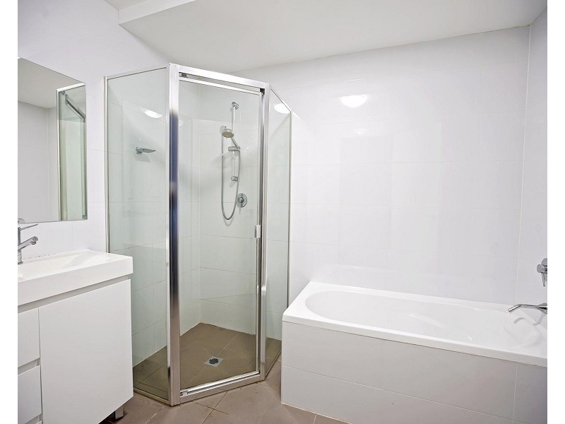 2 Kurrajong Road, Casula NSW 2170