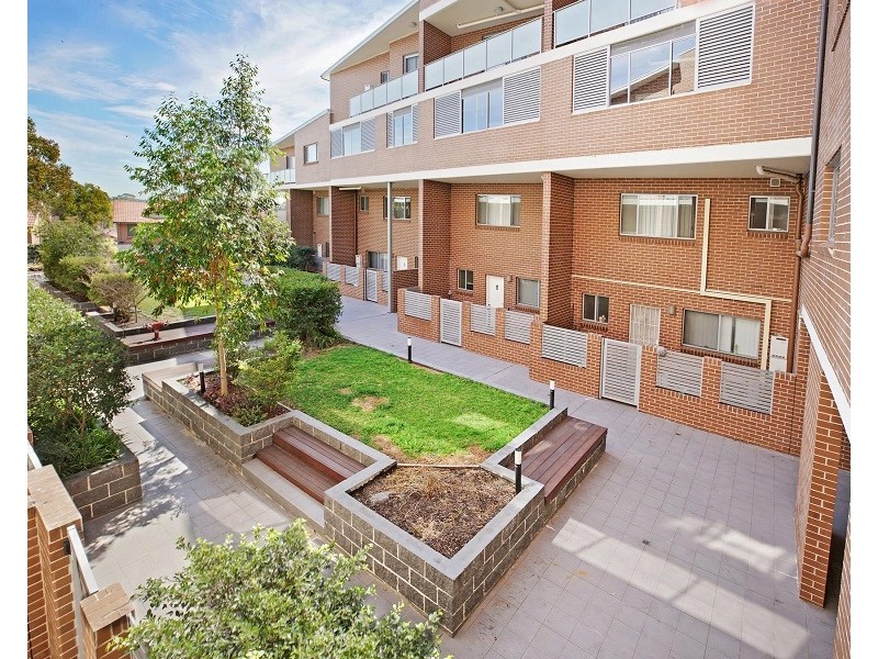 2 Kurrajong Road, Casula NSW 2170