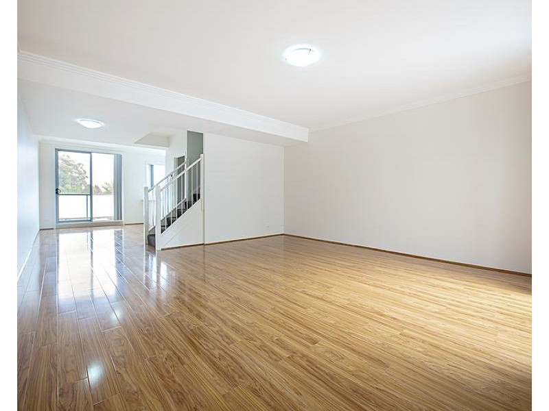 15/2 Kurrajong Road, Casula NSW 2170