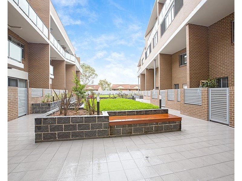 15/2 Kurrajong Road, Casula NSW 2170