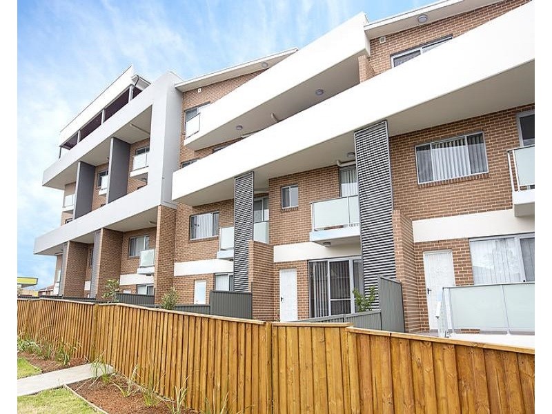 15/2 Kurrajong Road, Casula NSW 2170