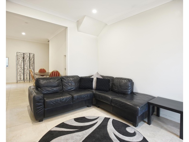 6/2 Blackwood Ave, Casula NSW 2170