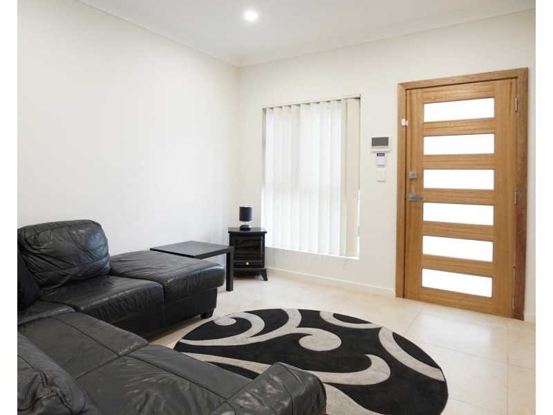 6/2 Blackwood Ave, Casula NSW 2170