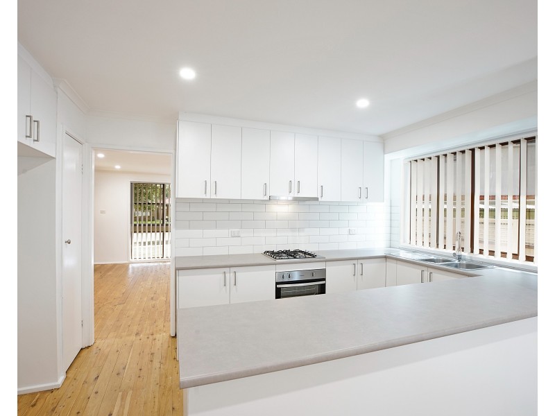 25 Apache Road, Bossley Park NSW 2176