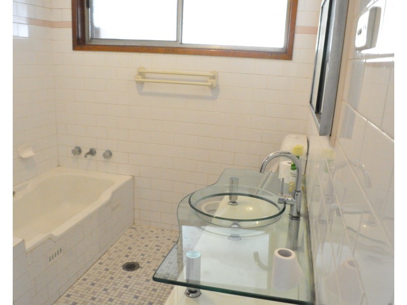 54 Palmerston Road, Fairfield West NSW 2165