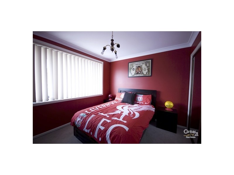 5 Kew Place, St Johns Park NSW 2176