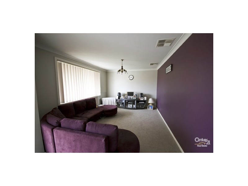 5 Kew Place, St Johns Park NSW 2176