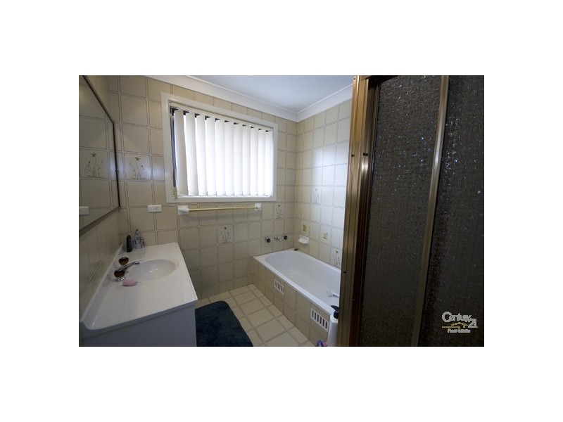 5 Kew Place, St Johns Park NSW 2176