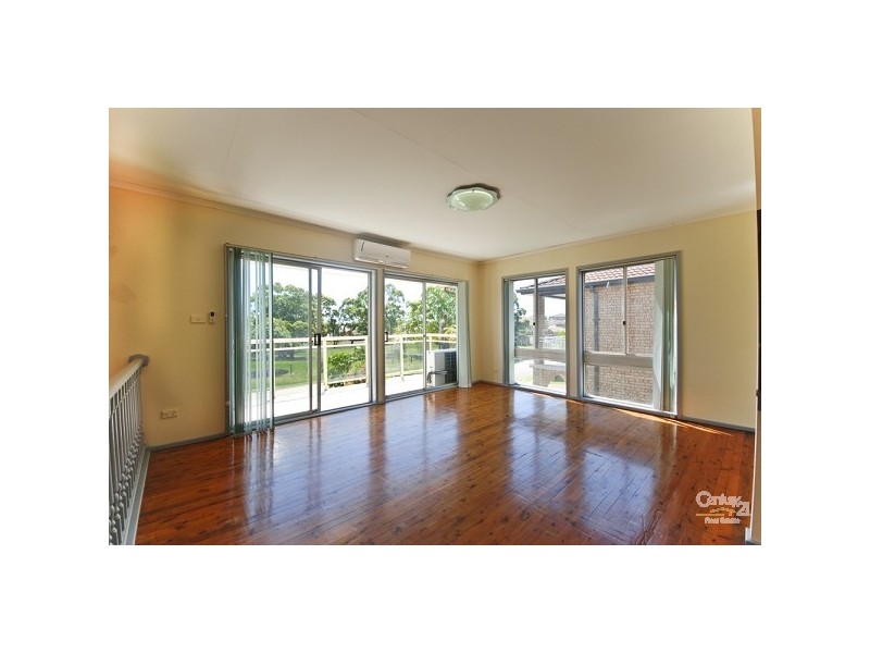 19 Tallowood Crescent, Bossley Park NSW 2176