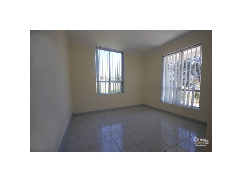 19 Tallowood Crescent, Bossley Park NSW 2176