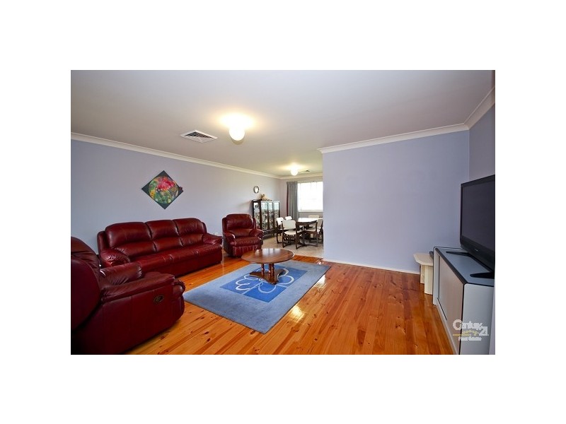 10 Macedon Street, Bossley Park NSW 2176