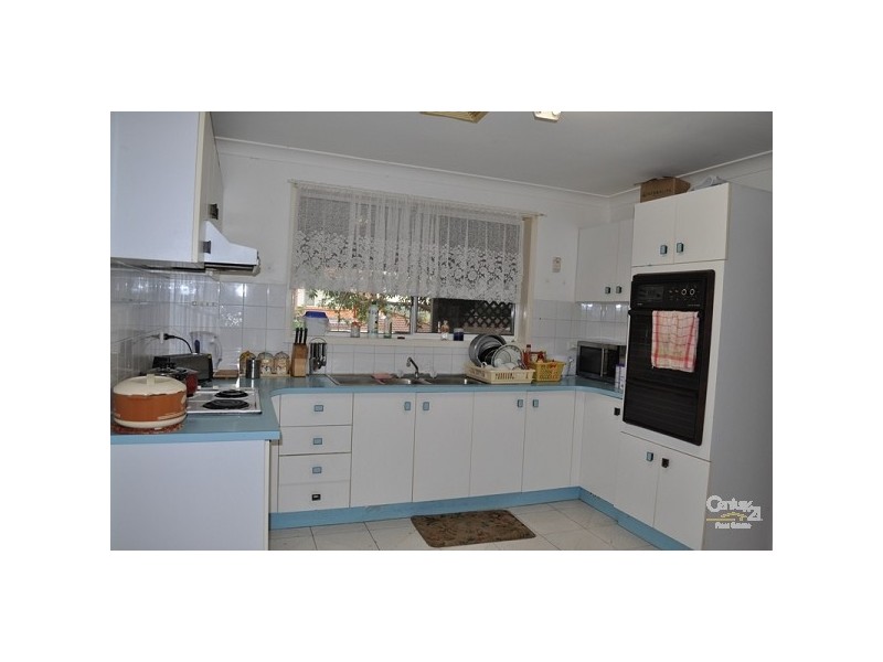 4 Jacquinot Place, Glenfield NSW 2167
