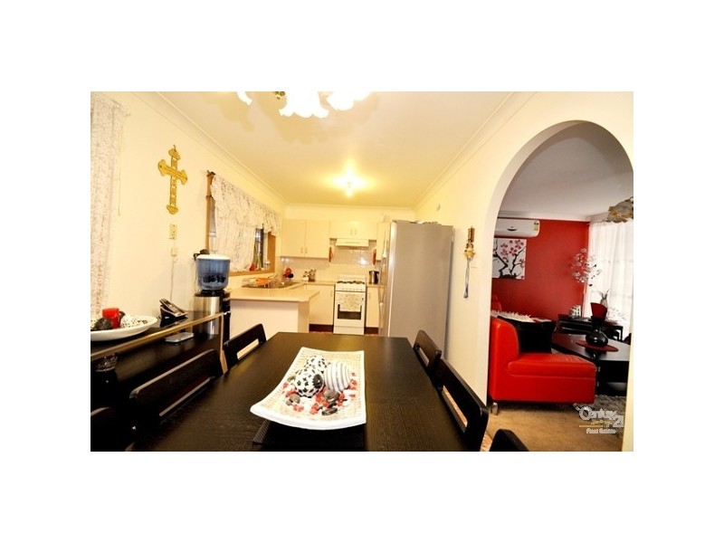 Edensor Park NSW 2176