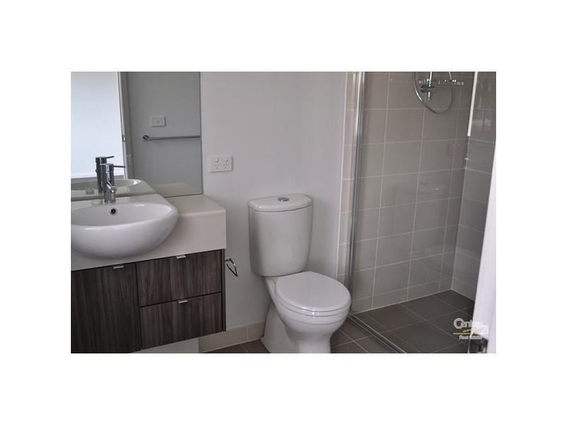 8 Reeves Crescent, Bonnyrigg NSW 2177