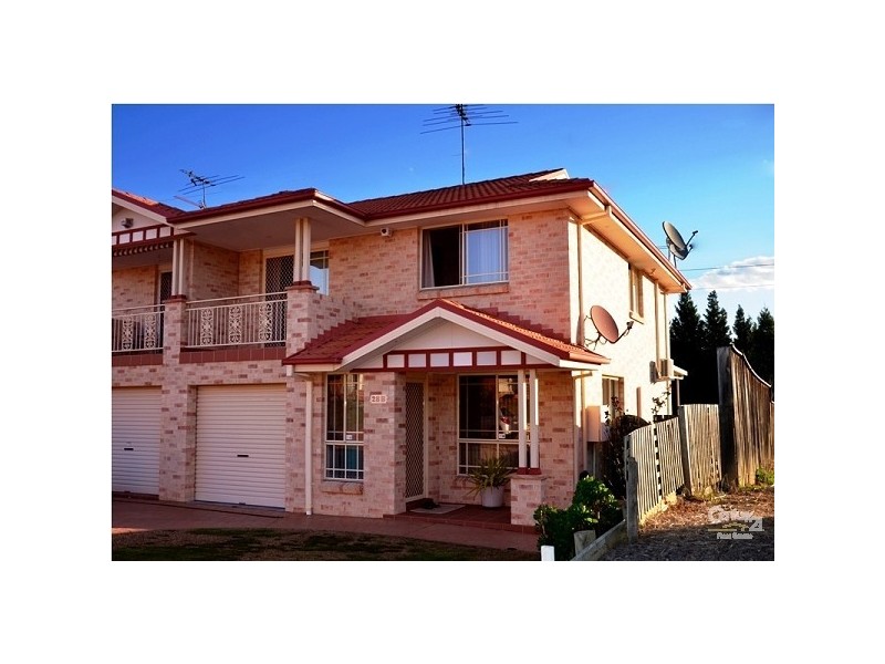 28B Whitsunday Cct, Green Valley NSW 2168