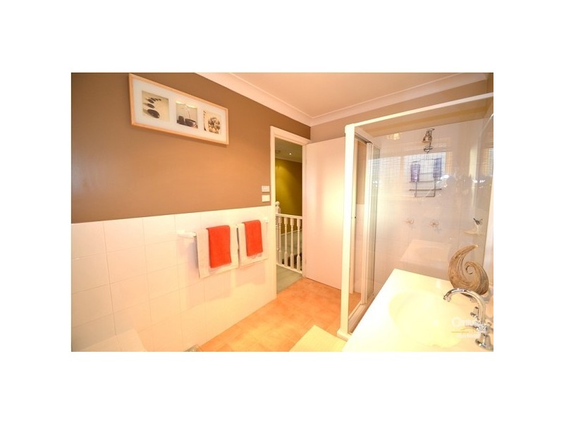 28B Whitsunday Cct, Green Valley NSW 2168